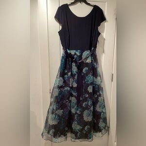 NWT‎ SLNY Size 18W Floral-Skirt Gown